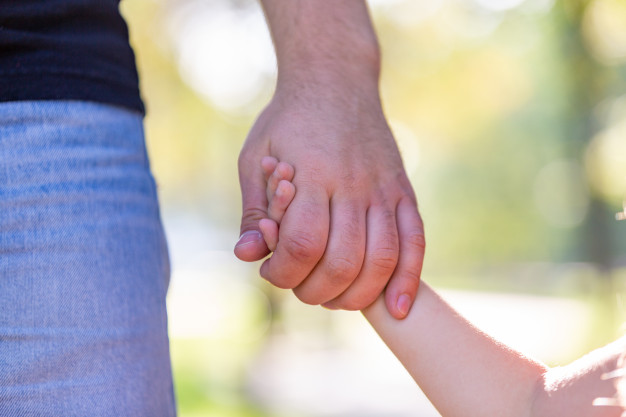 happy father little girl walking holding hand summer park 124865 523